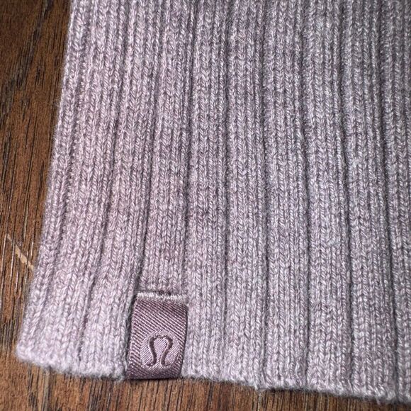 Lululemon sweater size 4? - Picture 6 of 6